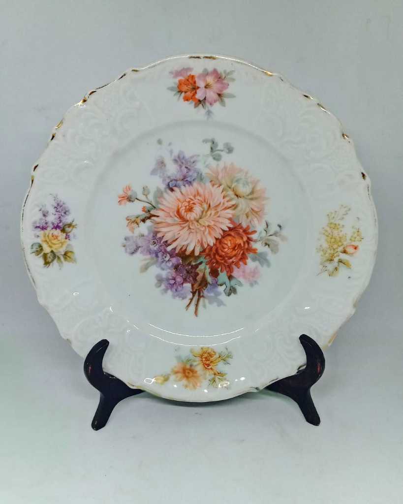 Piring Porcelain Vintage Eropa