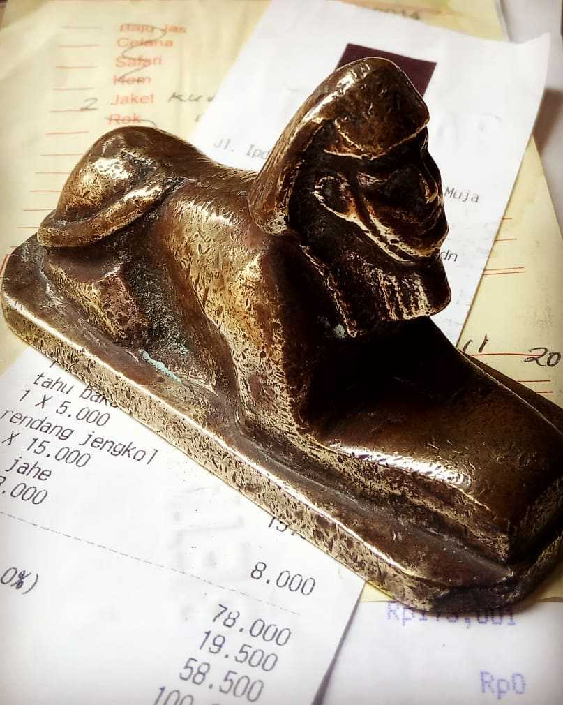 Penindih /pemberat kertas Vintage, model "SPHlNX - Egypt".