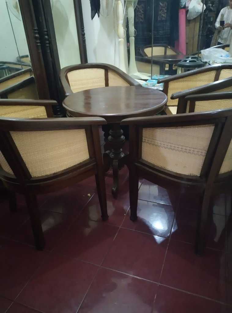 Set Meja Kursi Kuno Betawi