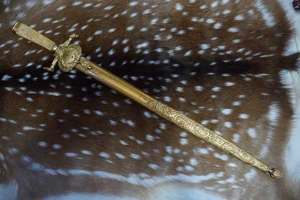 Hunting Sword Handle Gading logam kuting emas th 1700